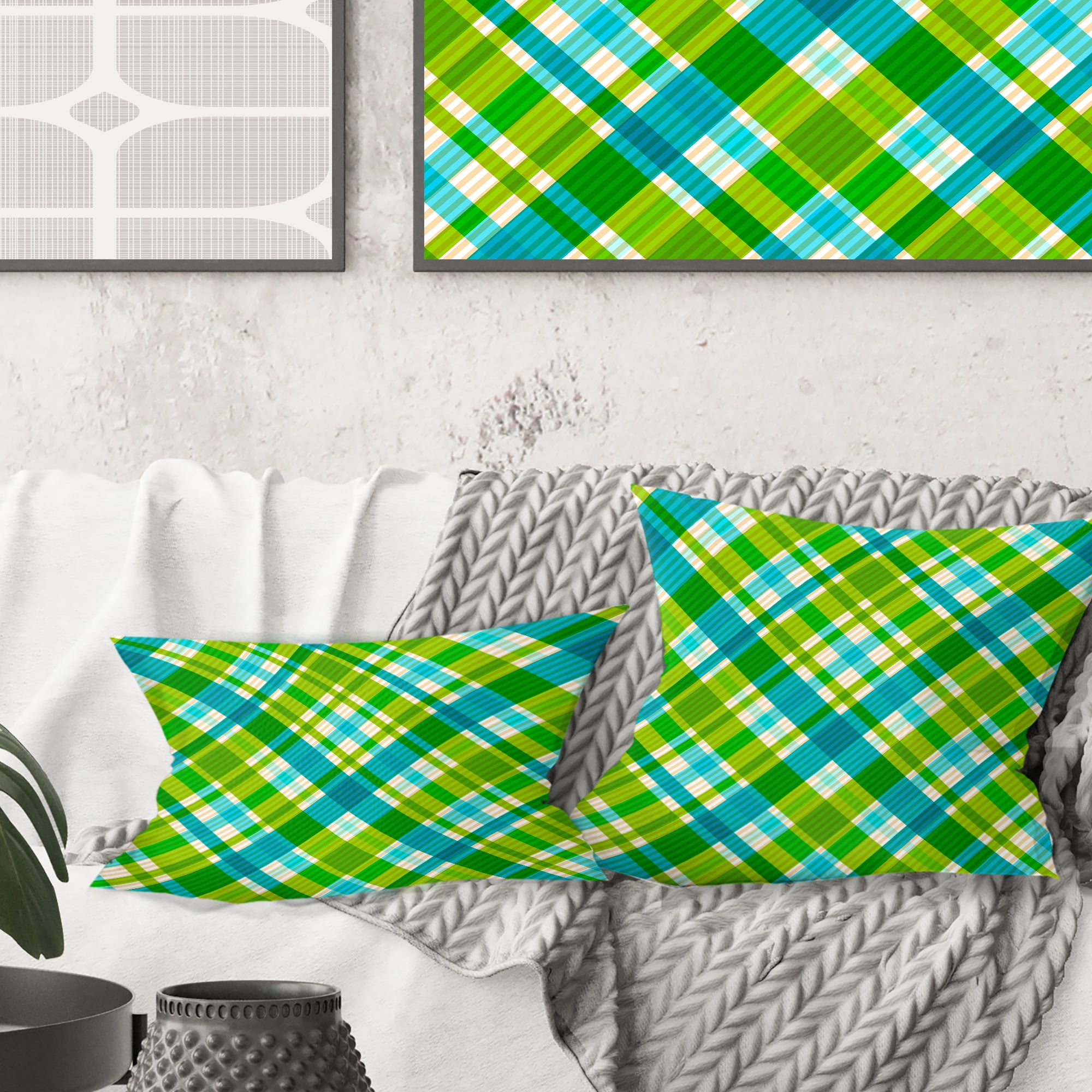 Designart Tartan Geometrical Texture II' Mid-Century Modern Throw Pillow - 16x16