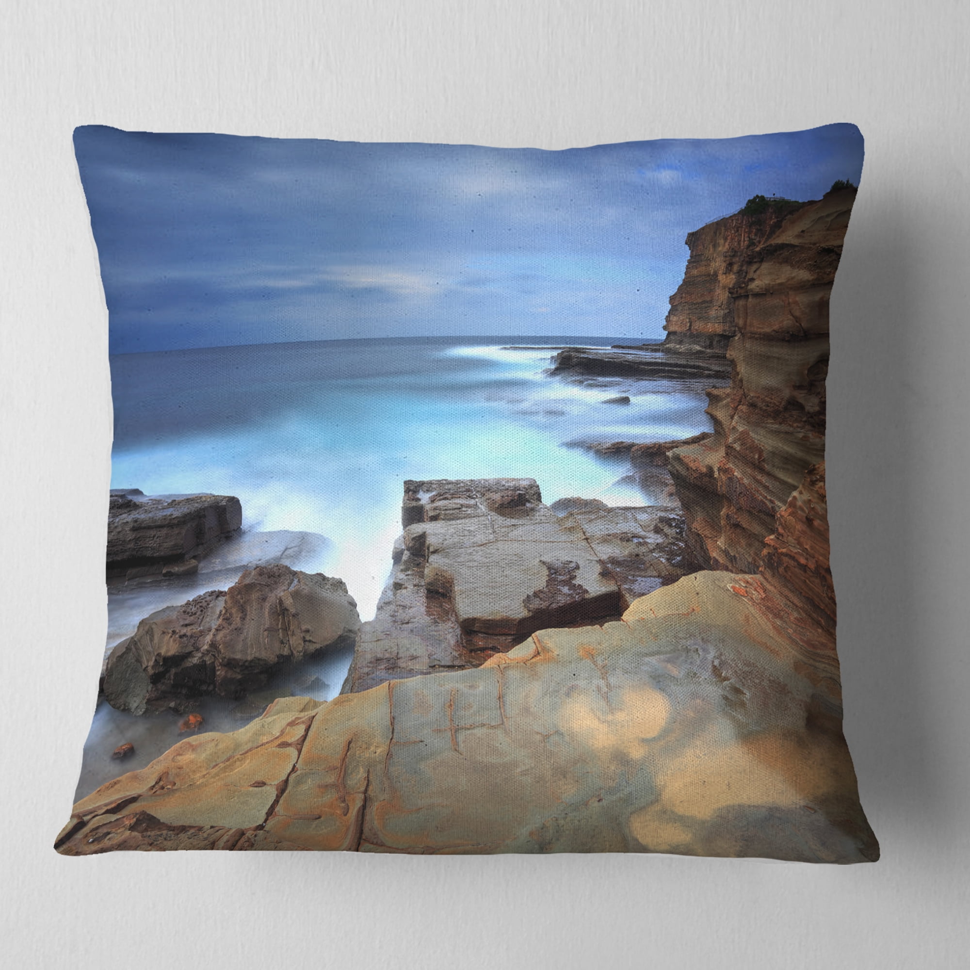 Designart Terrigal Skillion NSW Australia - Seashore Throw Pillow - 16x16