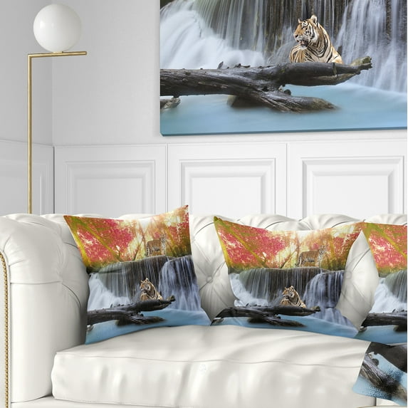 Designart Tiger in the Jungle - Photography Throw Pillow - 18x18