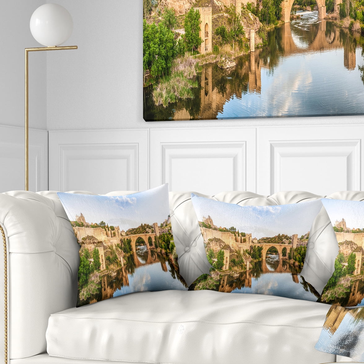 Designart Toledo Bridge in Spain Landscape - Photography Throw Pillow - 16x16