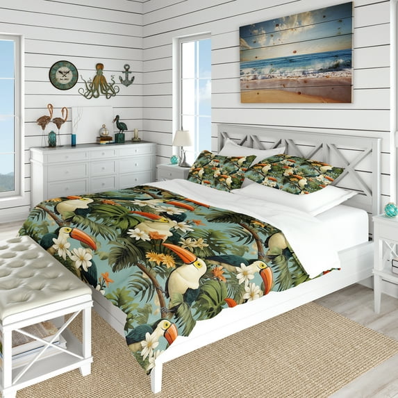 Designart "Toucan Paradise" Green Tropical Bedding Covert Set - Tropical Bed Set With 2 Shams