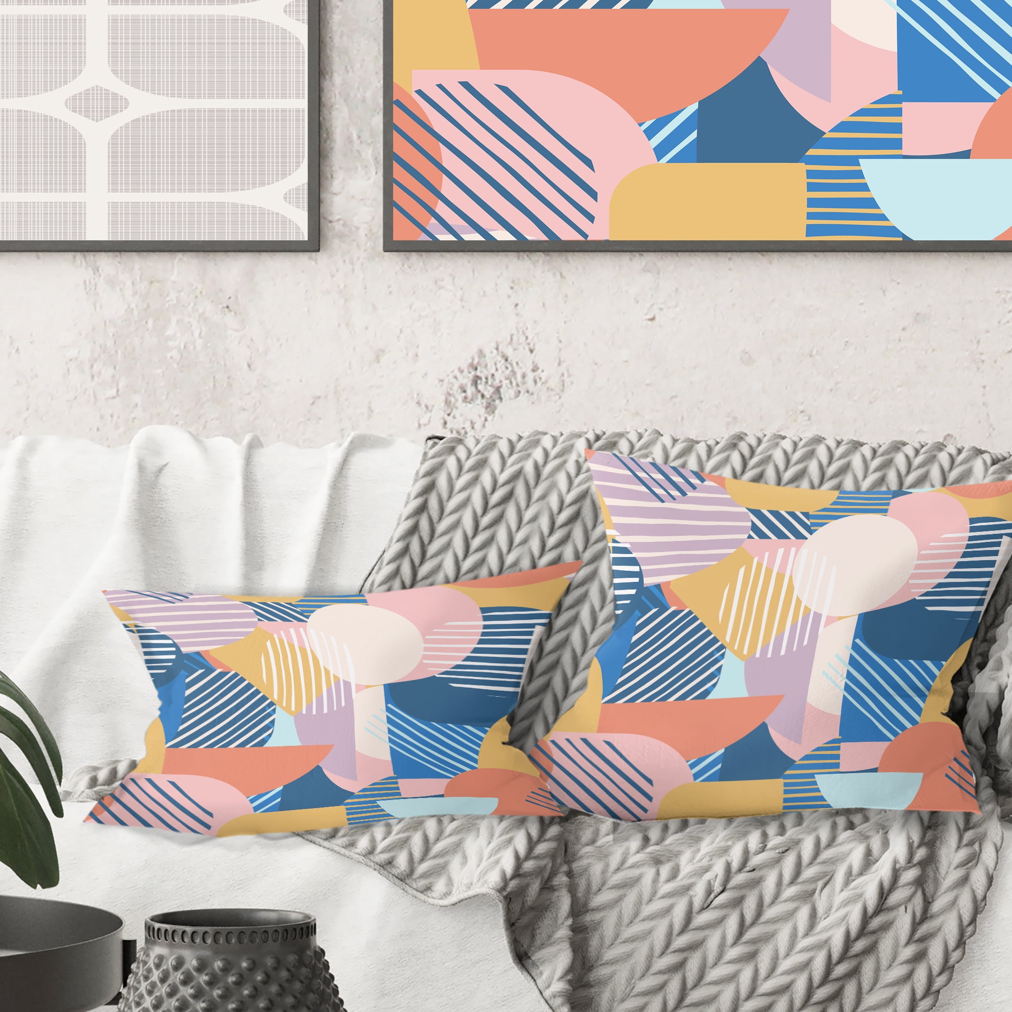 Designart Trendy Contemporary Geometry Shapes Pattern' Mid-Century Modern Throw Pillow - 18x18