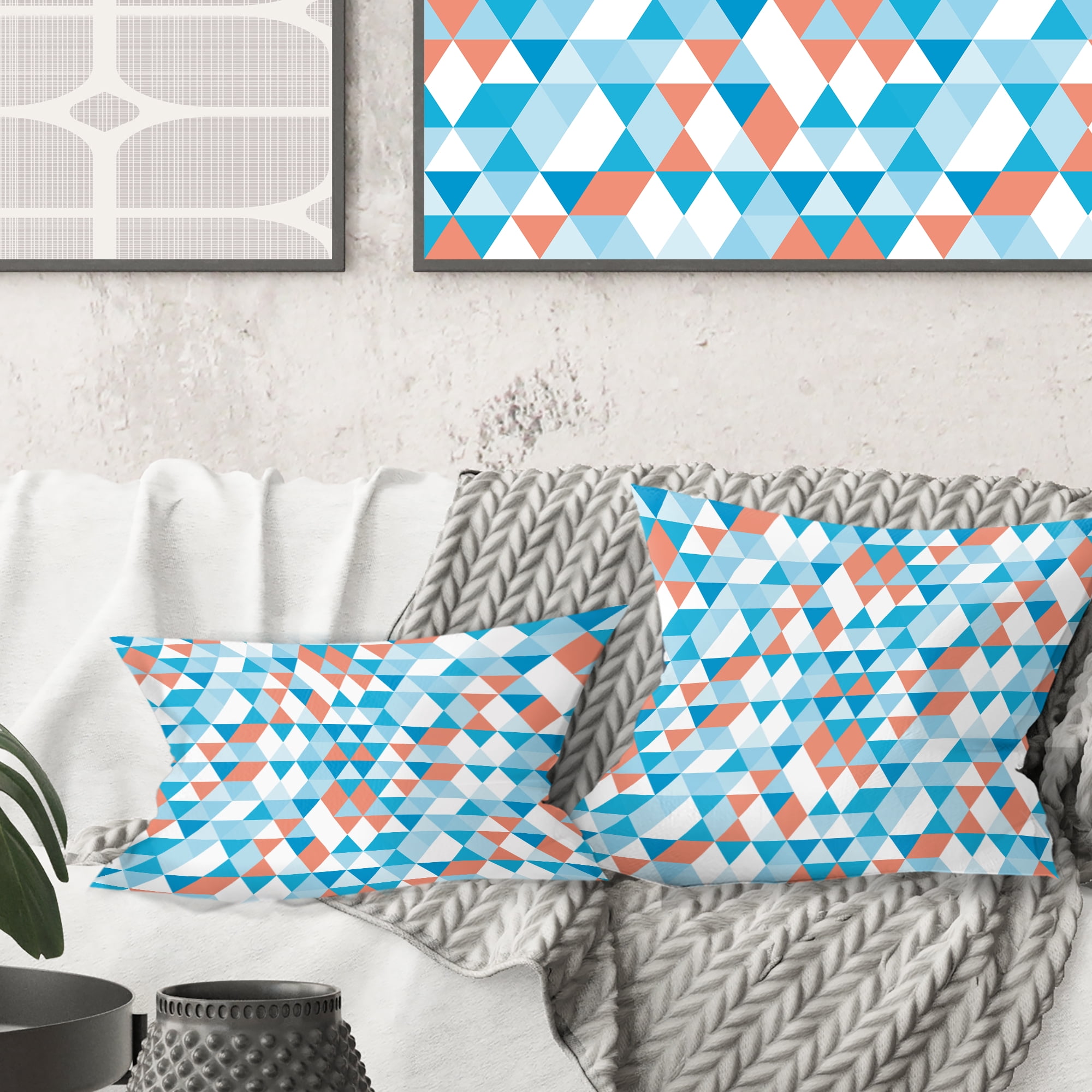 Designart Triangular Retro Design II' Mid-Century Modern Throw Pillow - 18x18