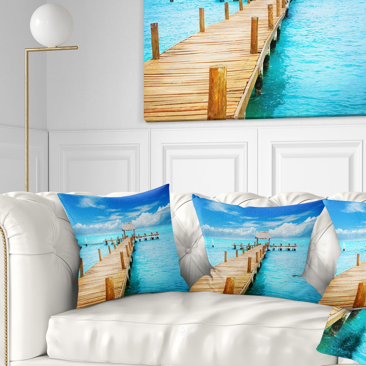 Designart Tropic Paradise Jetty in Mexico - Seascape Throw Pillow - 18x18