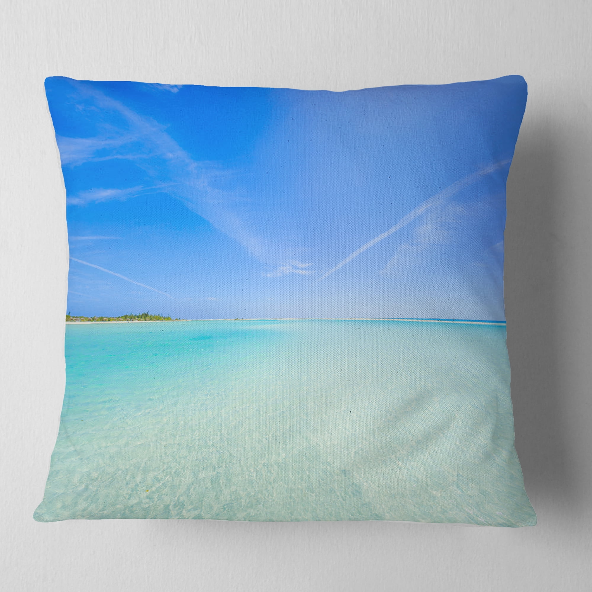 Designart Tropical Beach in Cayo Largo Island - Modern Seascape Throw Pillow - 16x16
