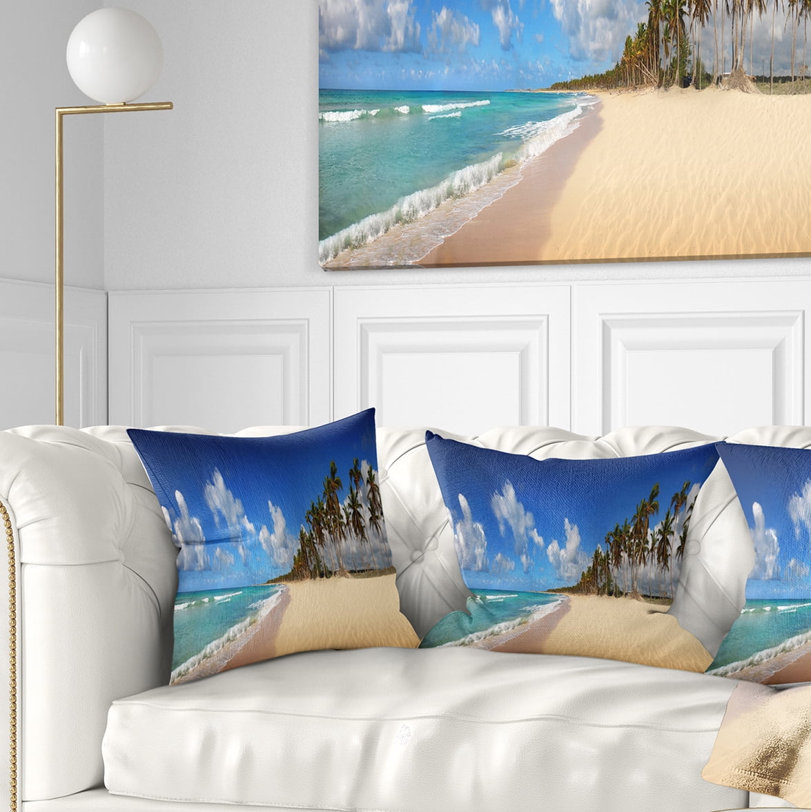 Designart Tropical Exotic Beach - Landscape Photography Throw Pillow - 16x16