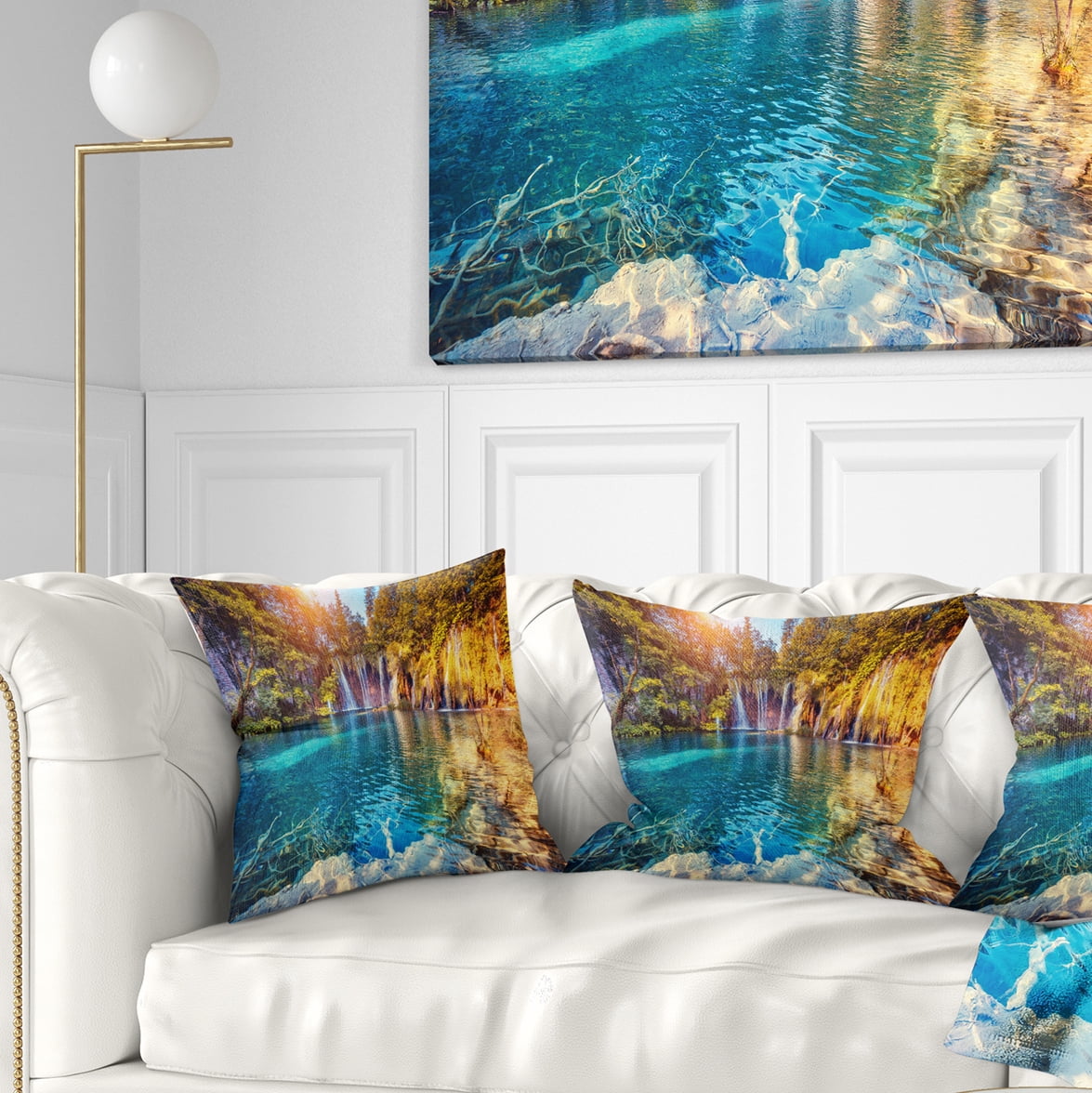 Designart Turquoise Water and Sunny Beams - Landscape Photography Throw Pillow - 16x16