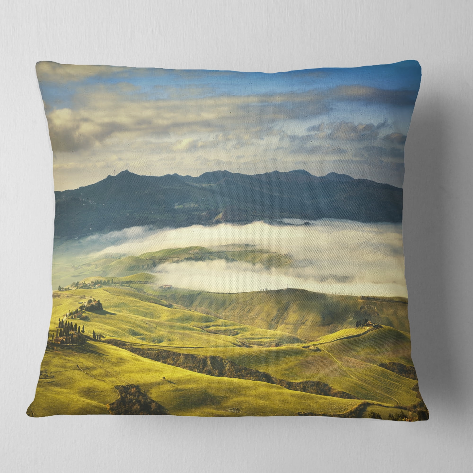 Designart Tuscany Farmland and Green Fields - Landscape Wall Throw Pillow - 18x18