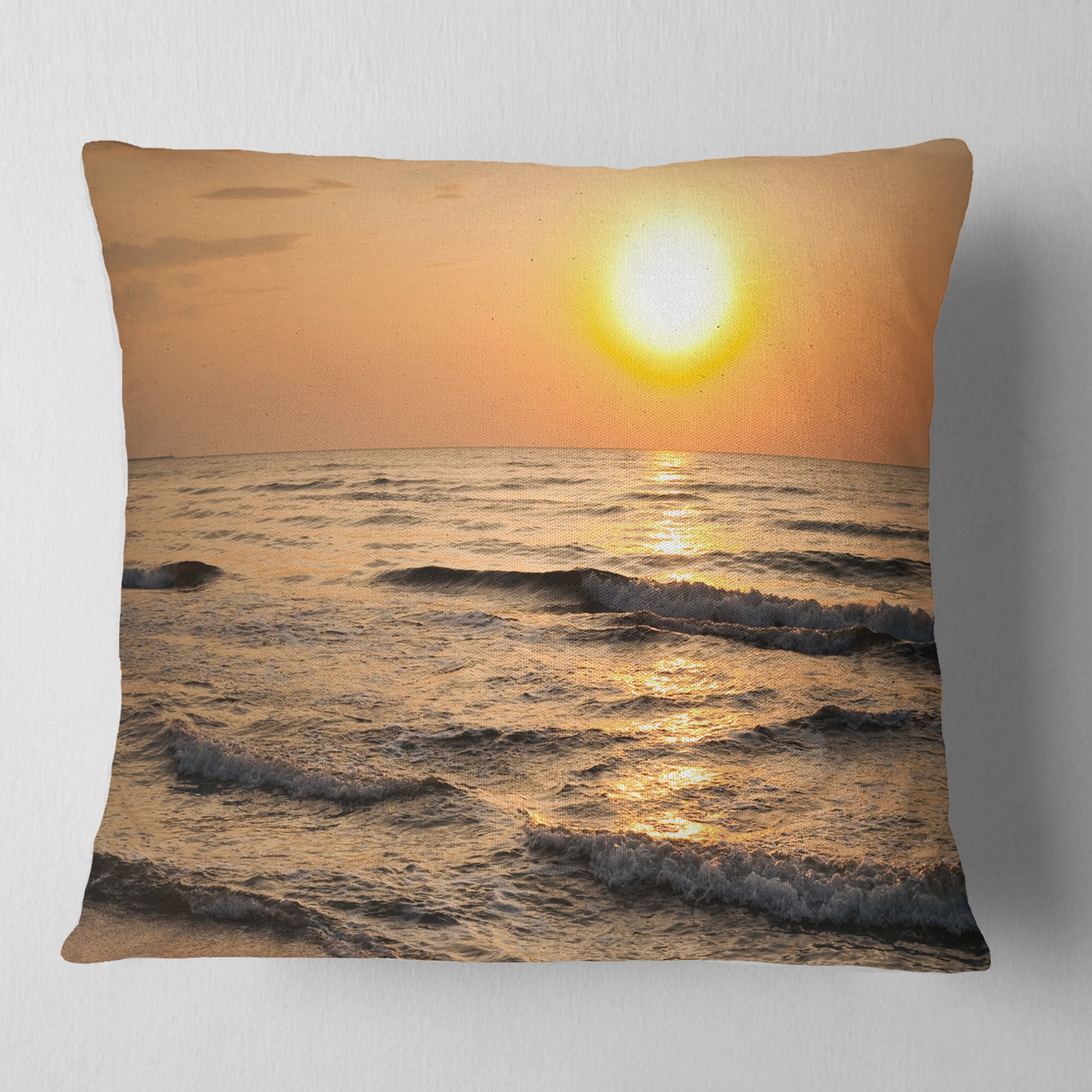 Designart Typical Sunrise with Tranquil Waves - Seascape Throw Pillow - 18x18