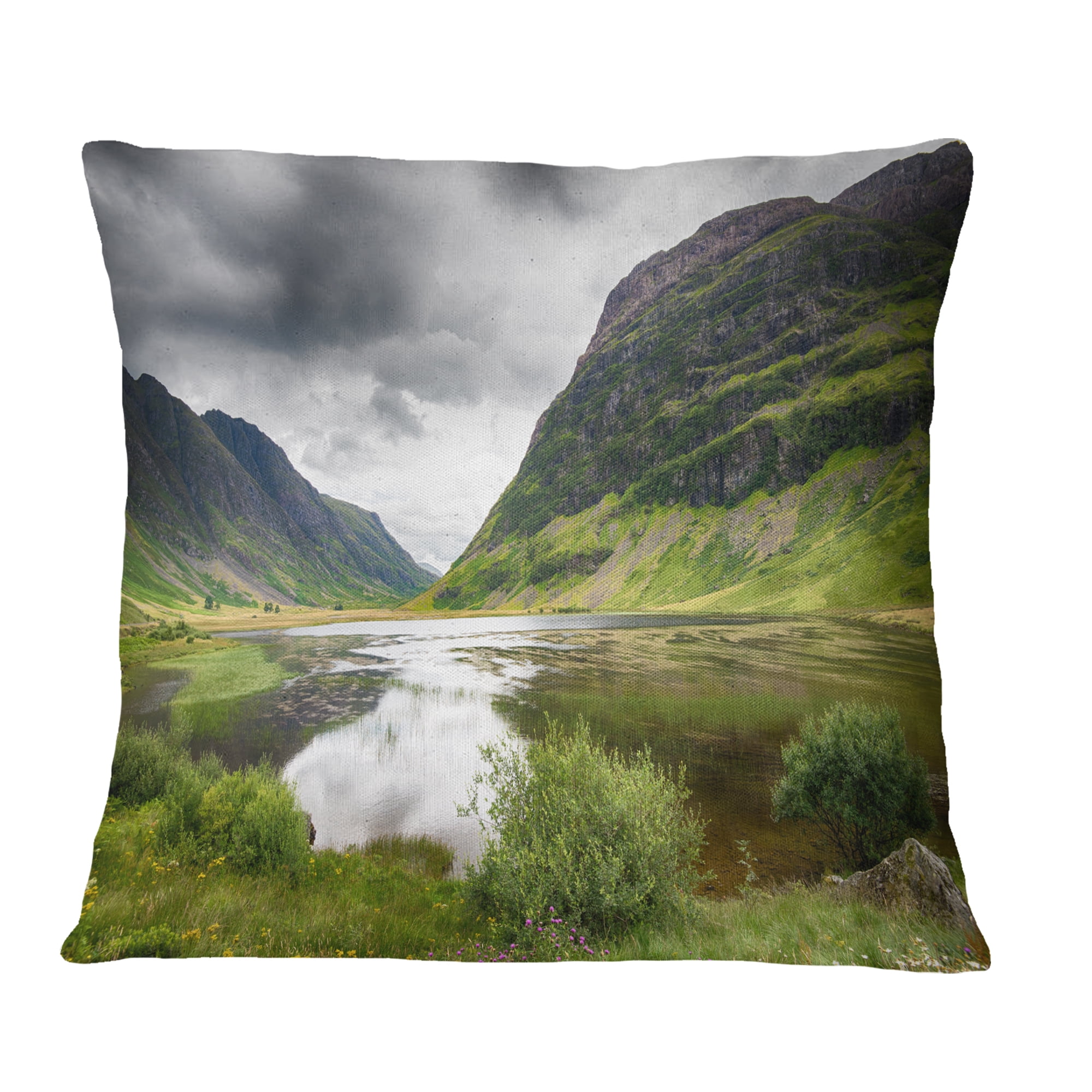 Designart Valley Of Glencoe in Green - Landscape Printed Throw Pillow - 18x18