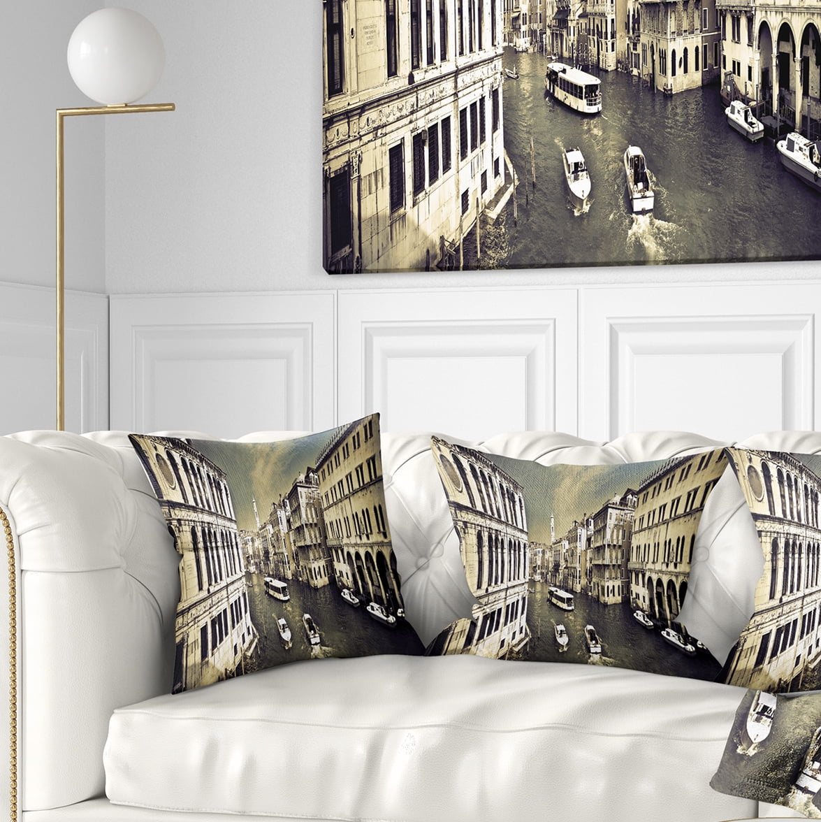 Designart Venice Cityscape - Photography Throw Pillow - 18x18