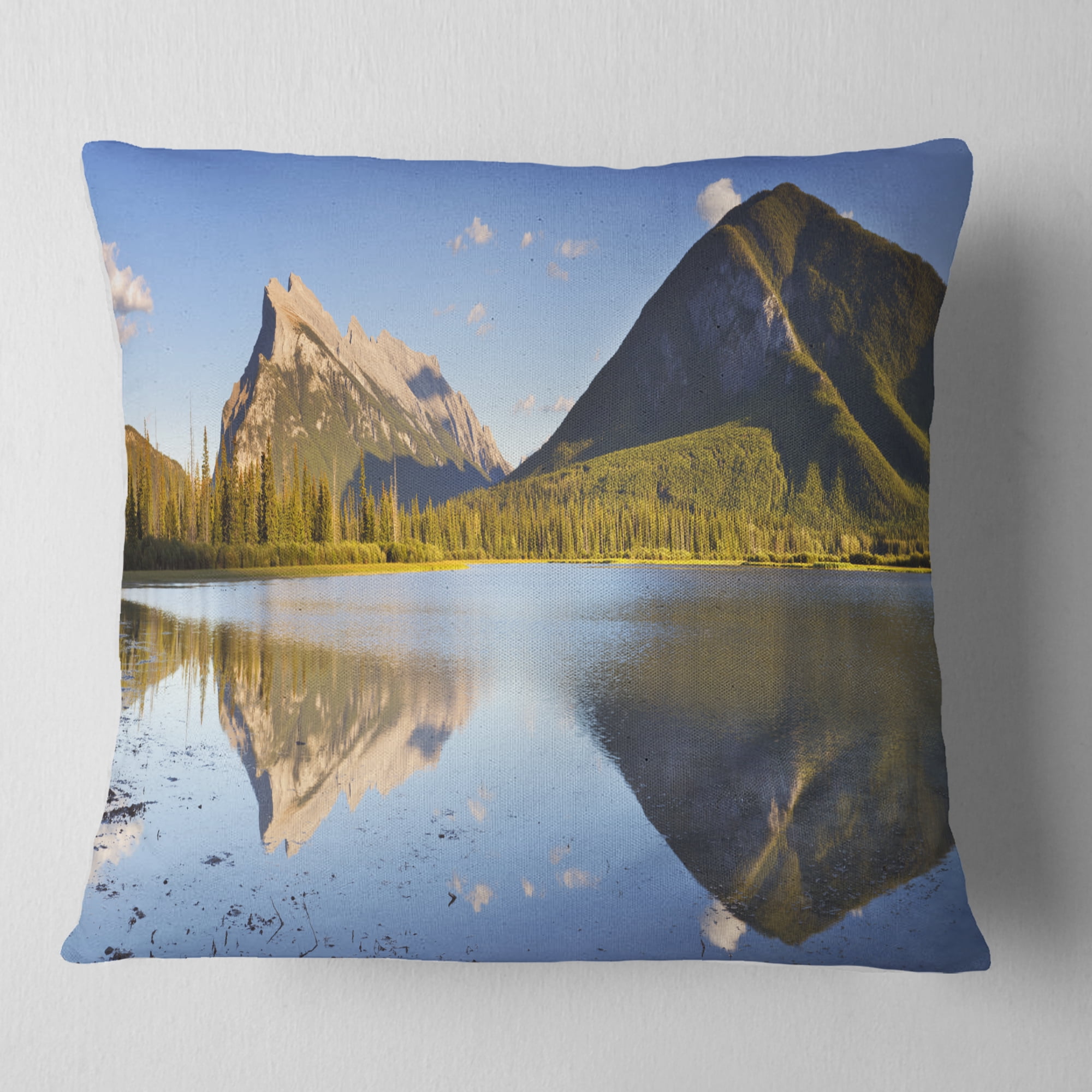 Designart Vermillion Lakes and Mount Rundle - Landscape Printed Throw Pillow - 16x16
