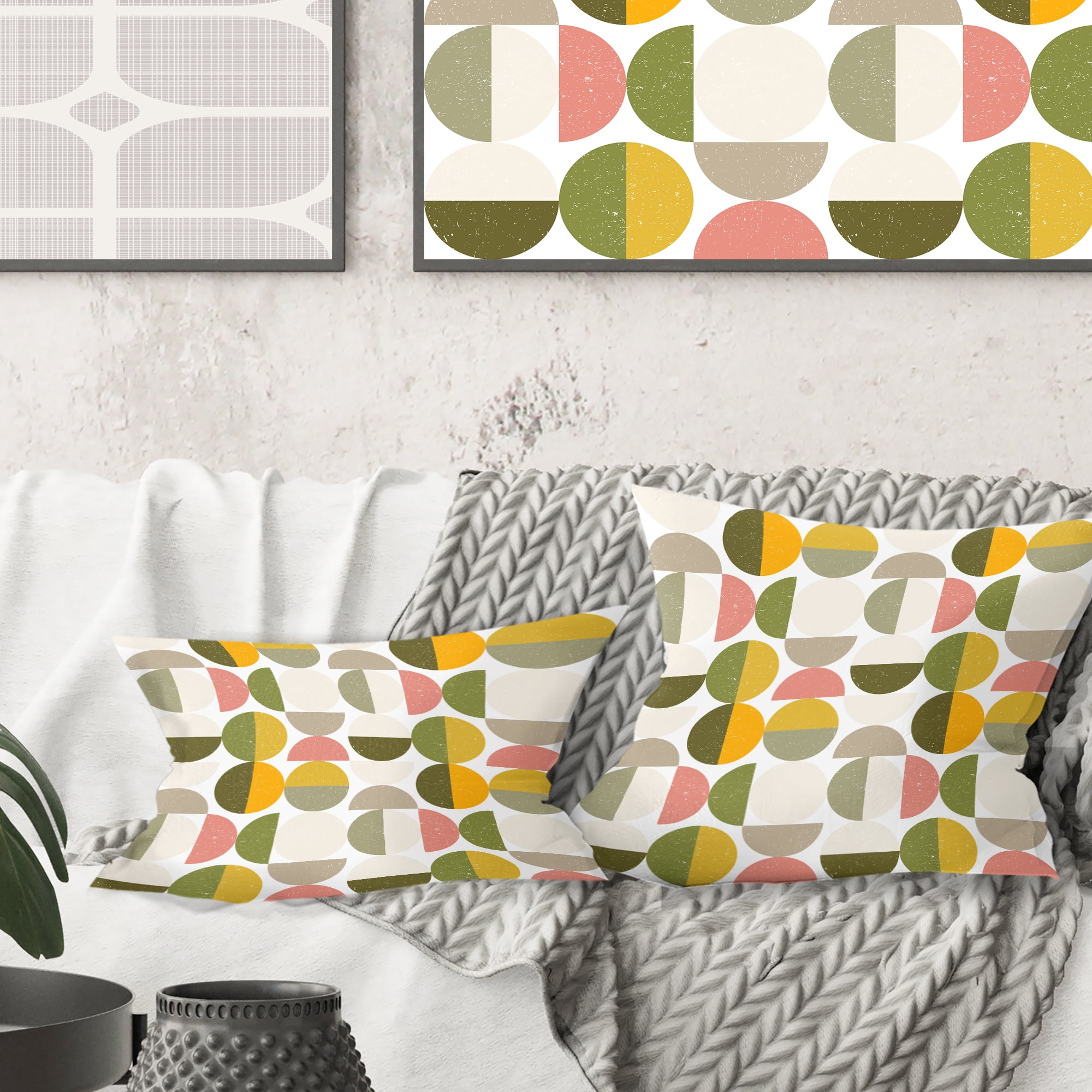 Designart Vintage Circular Design I' Mid-Century Modern Throw Pillow - 18x18