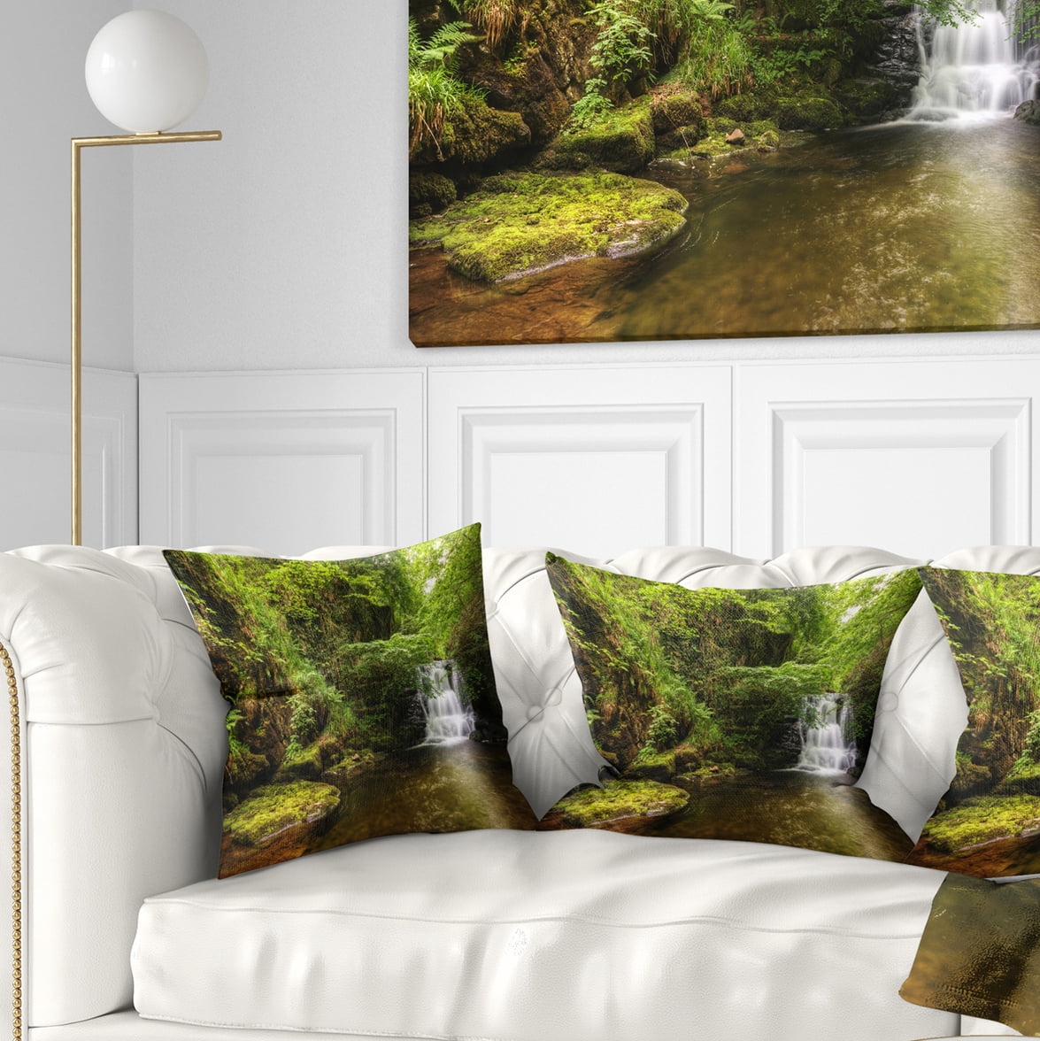 Designart Water Flowing over Rocks - Landscape Photography Throw Pillow - 18x18
