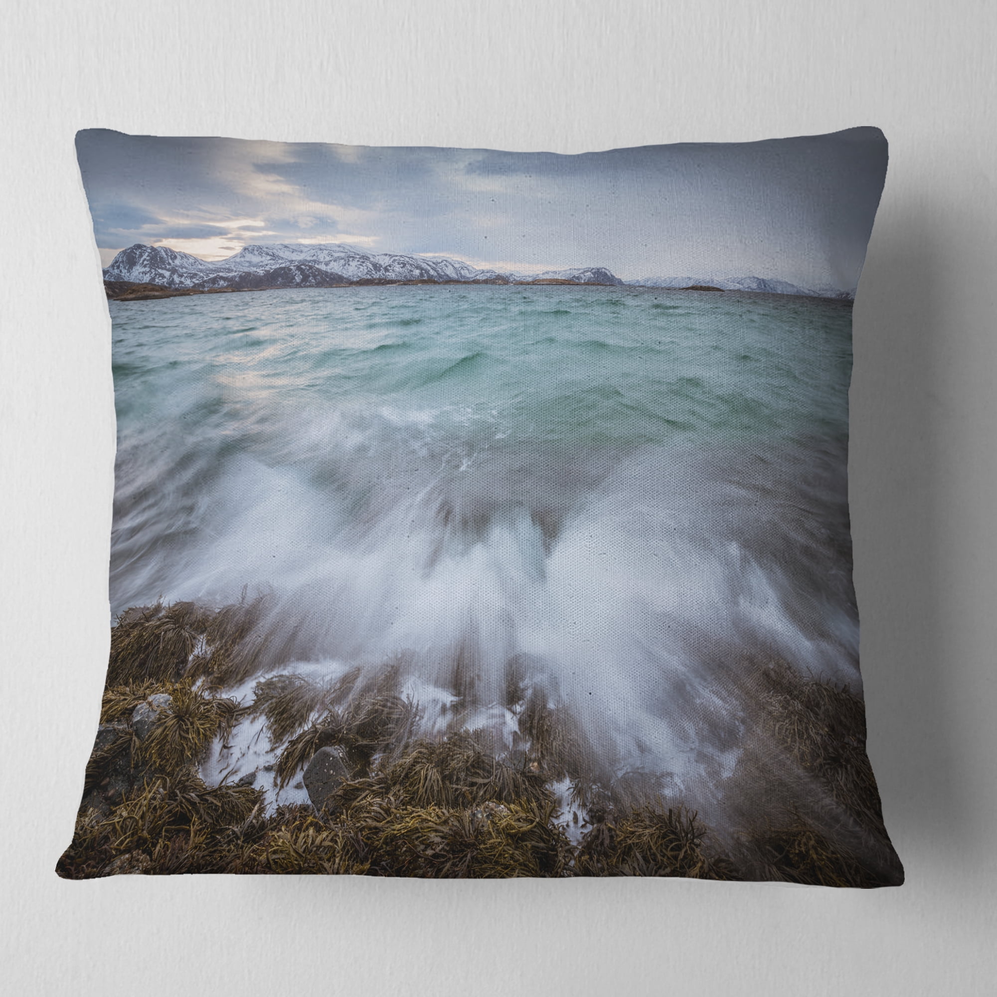 Designart Waves Splashing Rocks in Norway - Modern Seascape Throw Pillow - 16x16