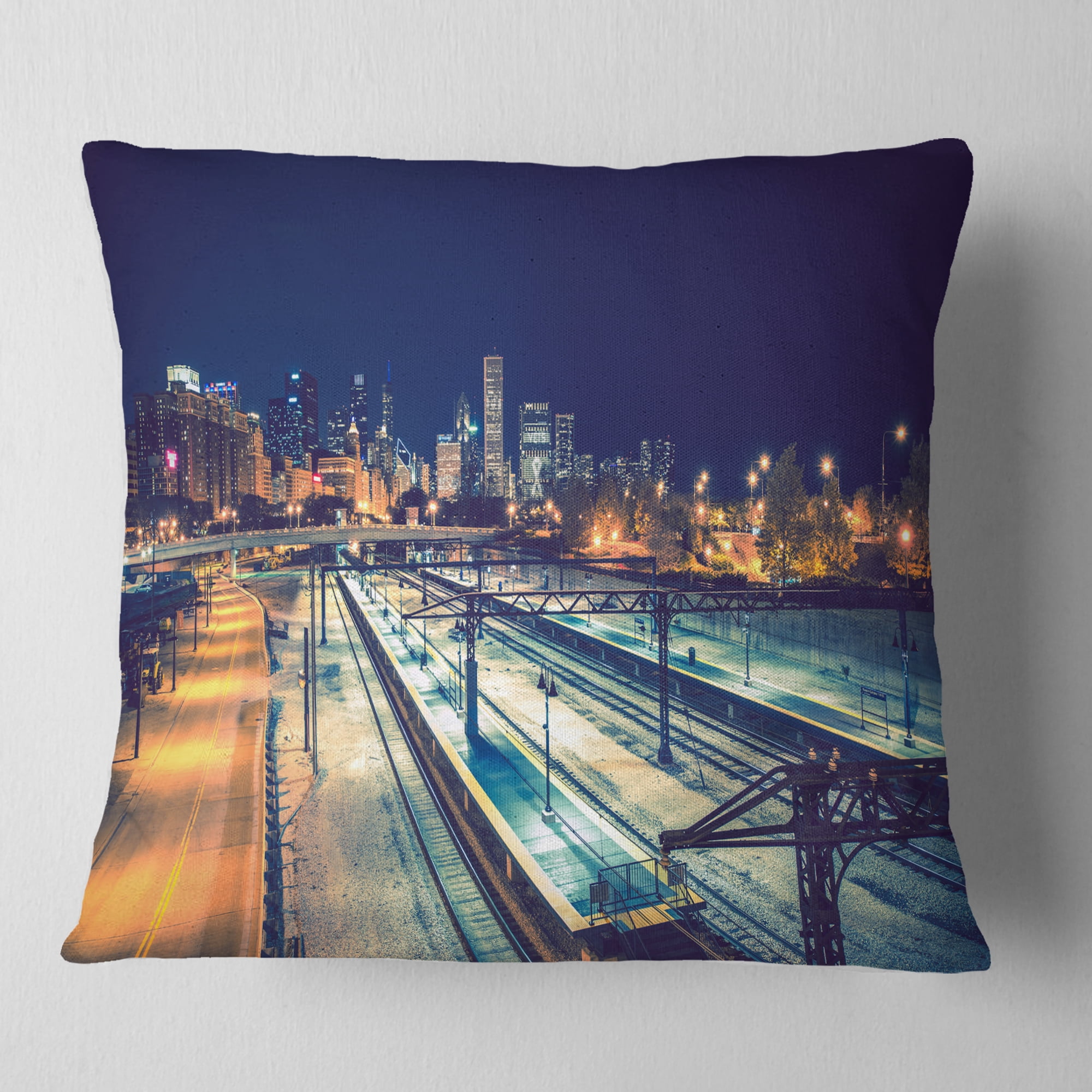 Designart Welcome in Chicago Highway Traffic - Cityscape Throw Pillow - 18x18