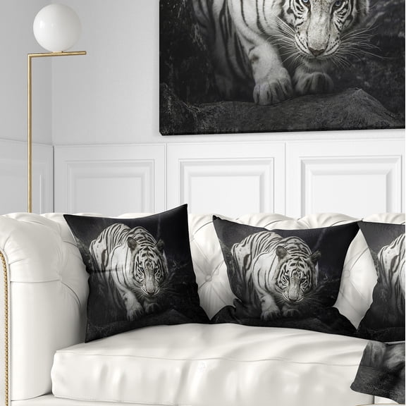 Designart White Tiger - Animal Throw Pillow - 18x18