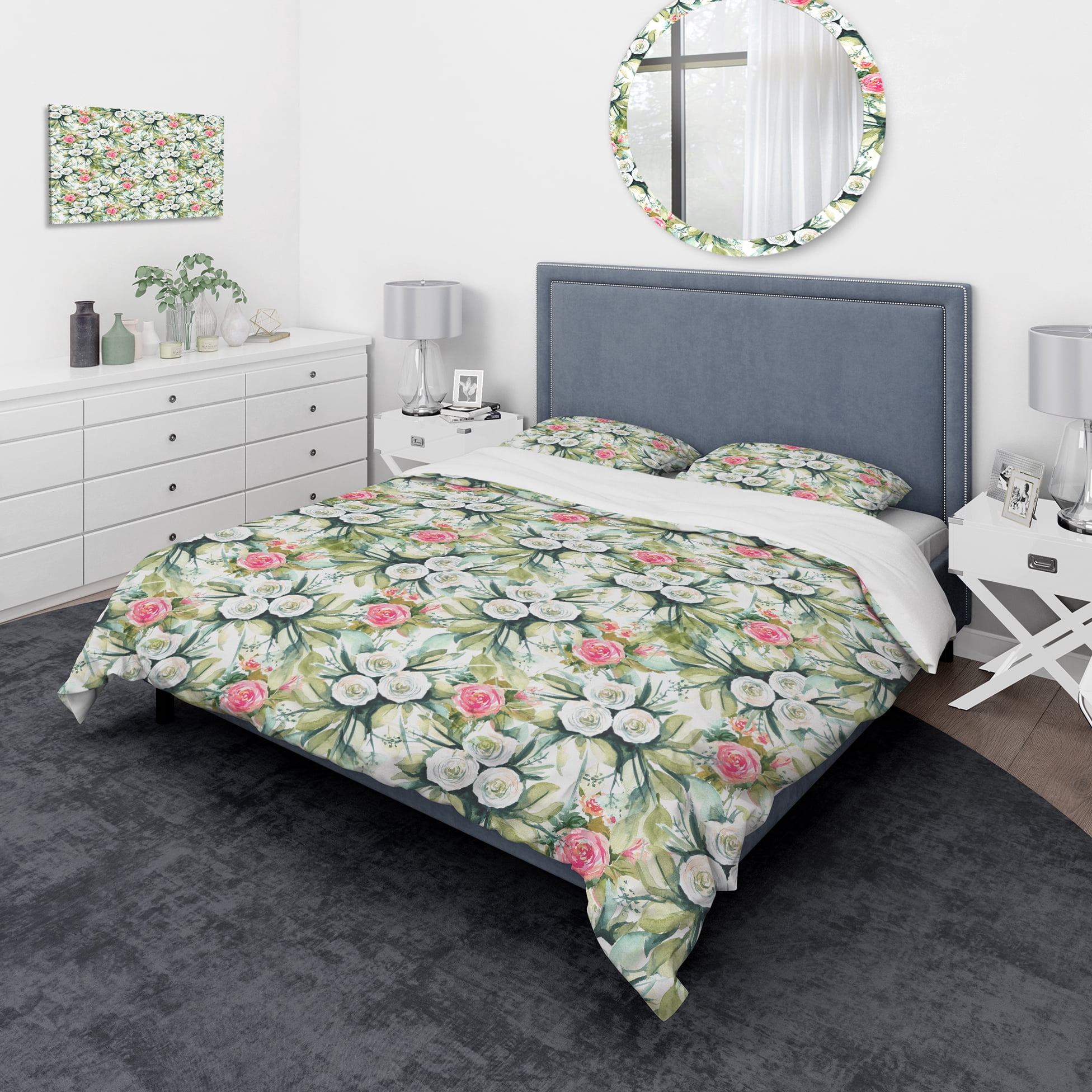 Designart 'White and Red Roses in Pattern' Traditional Duvet Cover Set