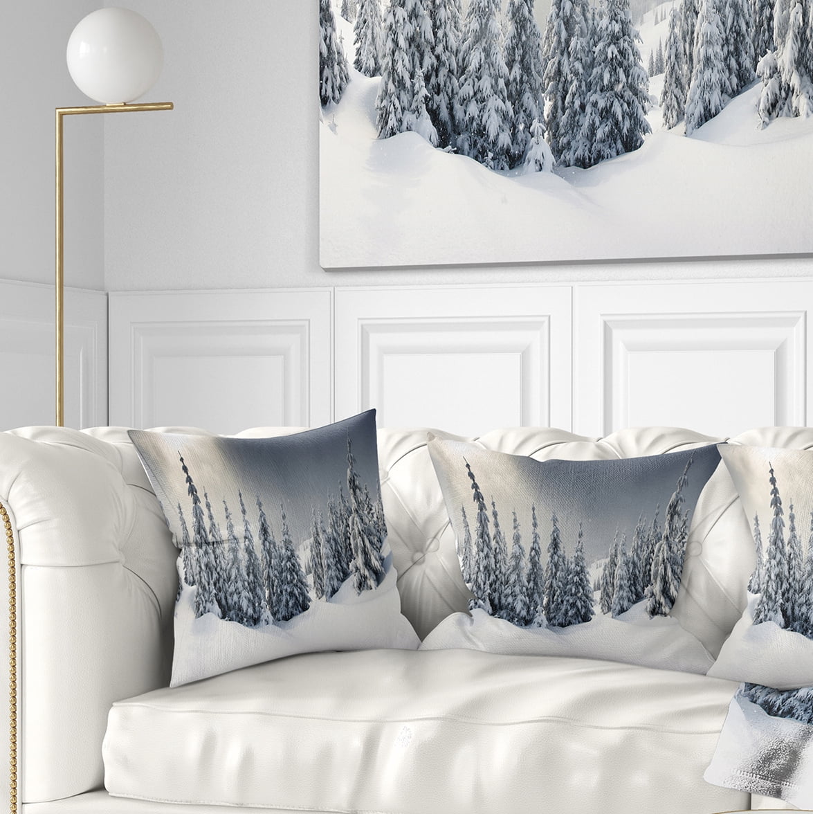 Designart Winter Landscape - Photography Throw Pillow - 18x18
