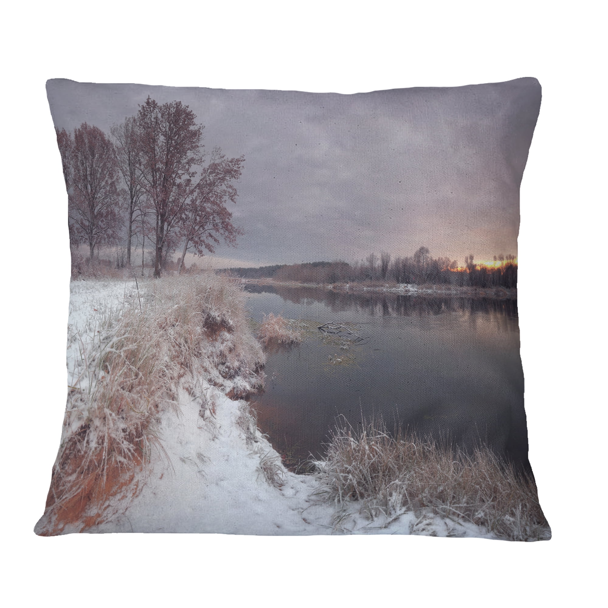 Designart Winter River in Dark Morning - Seashore Wall Throw Pillow - 18x18