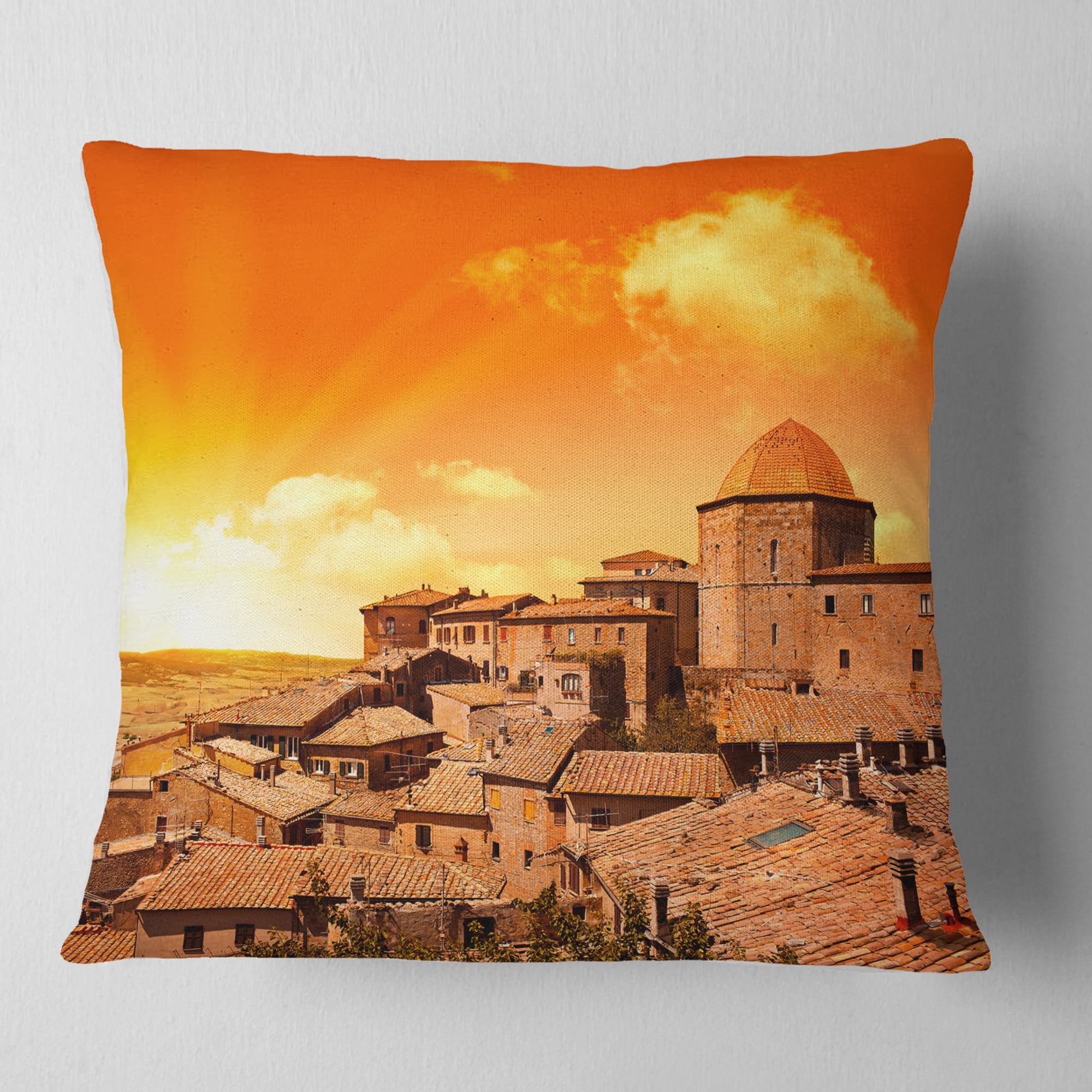 Designart Wonderful Italy Tuscany Hill at Dawn - Throw Pillow - 18x18
