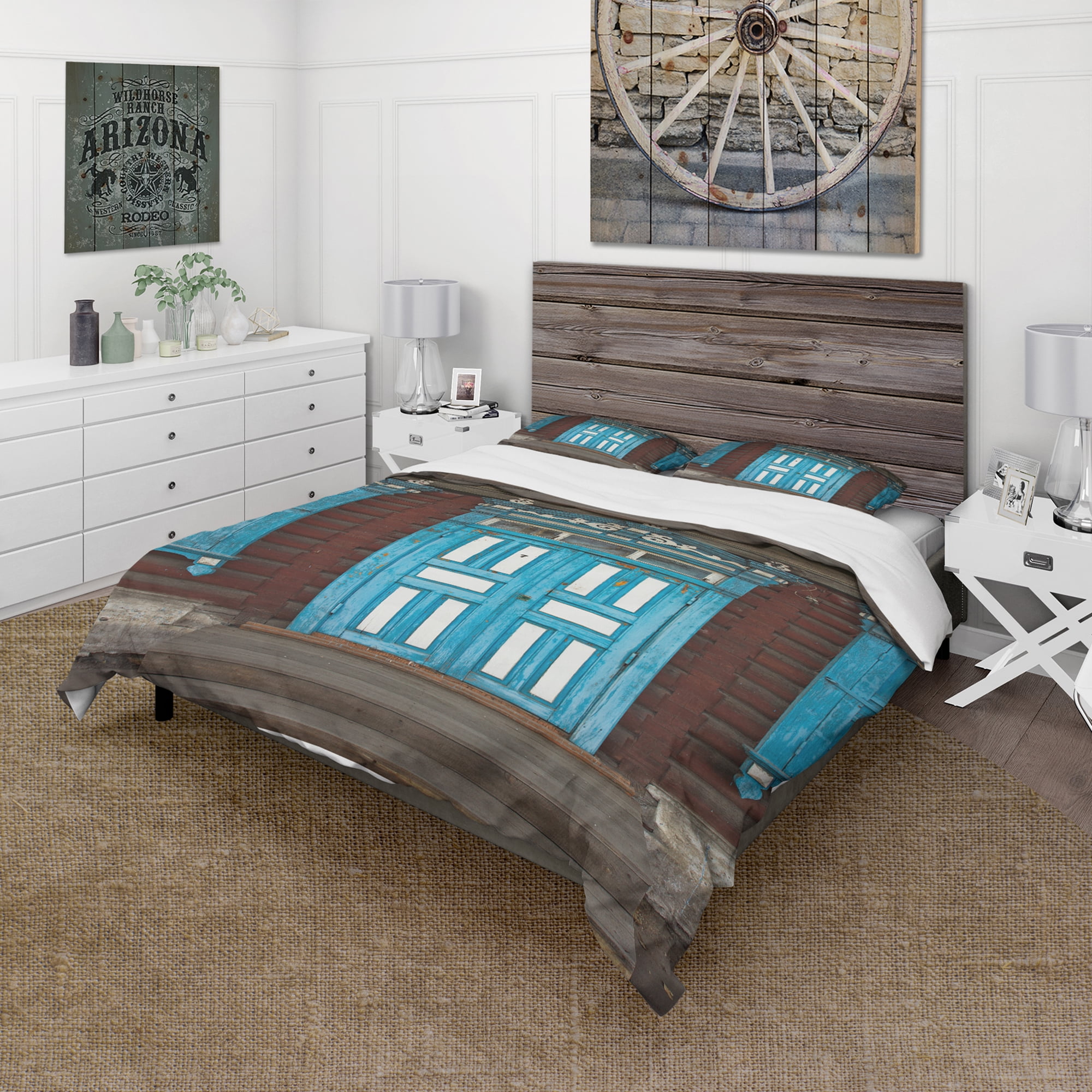 Designart 'Wood Carvings On Wooden House Door' Vintage Duvet Cover Set