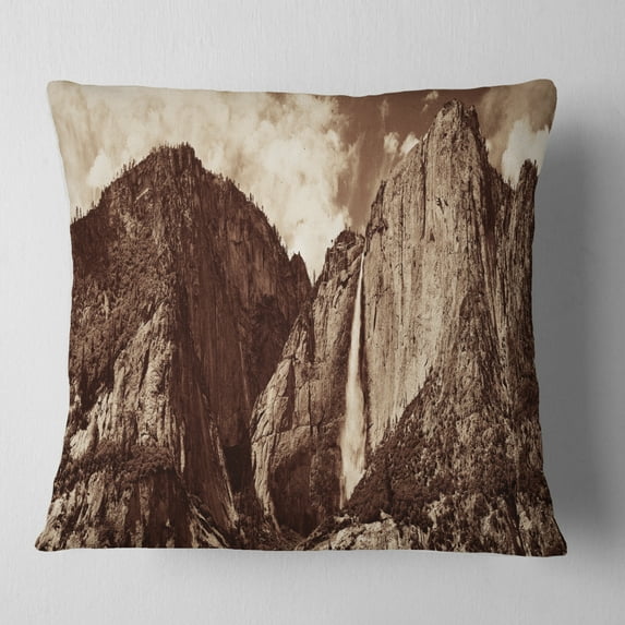 Designart Yosemite Waterfall Panorama - Seashore Throw Pillow - 16x16