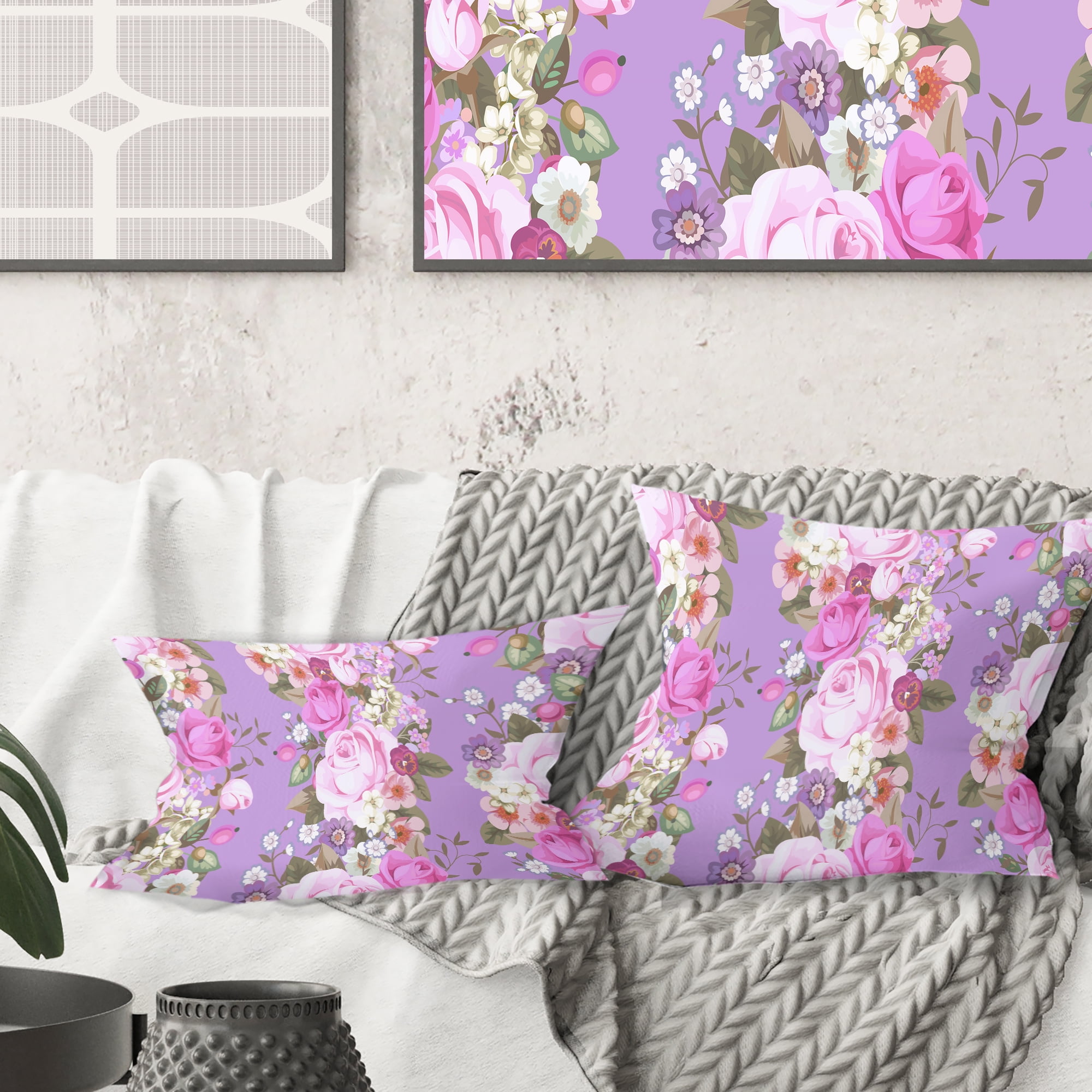 Designart pattern with country roses' Mid-Century Modern Throw Pillow - 18x18