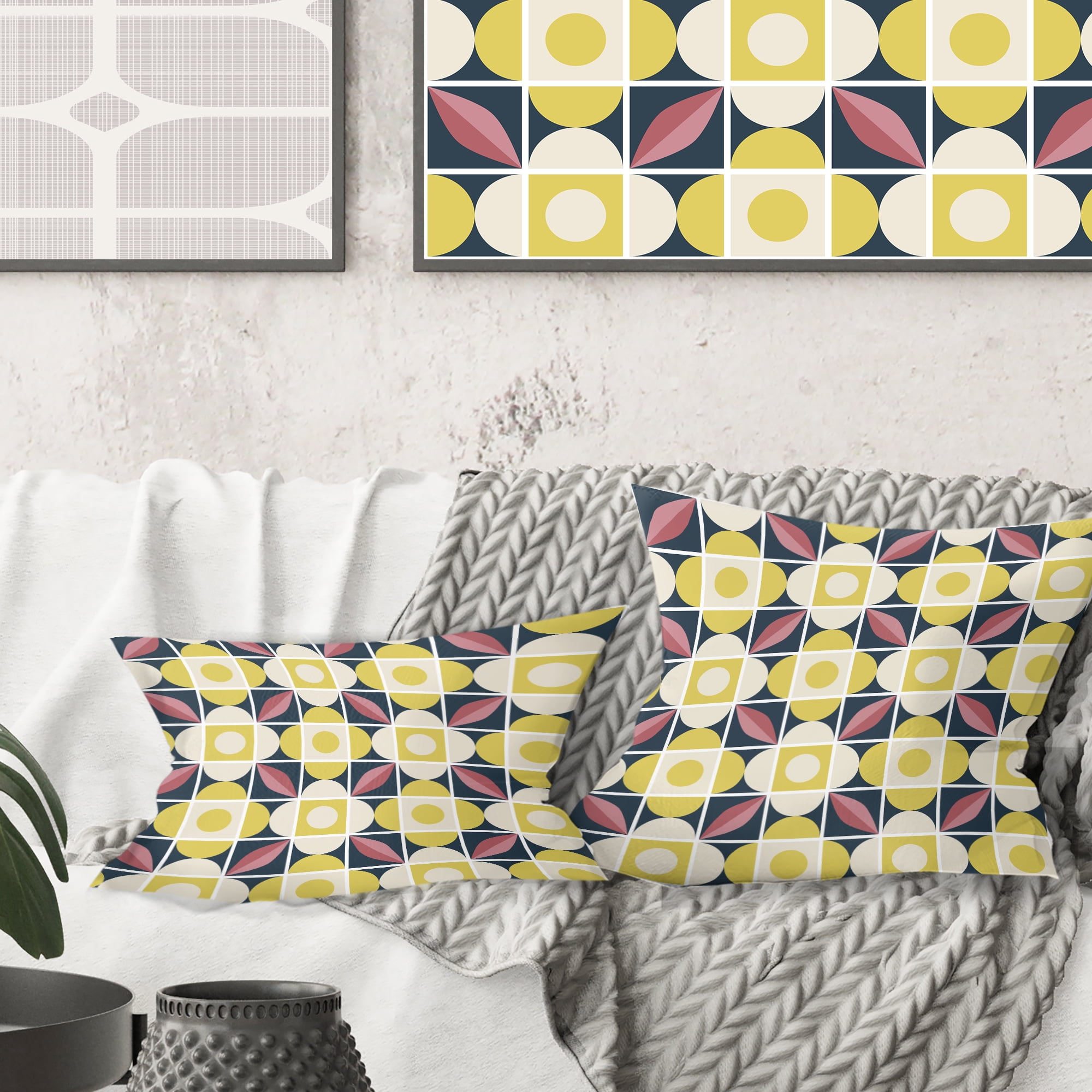Designart retro pattern in mosaic style' Mid-Century Modern Throw Pillow - 18x18