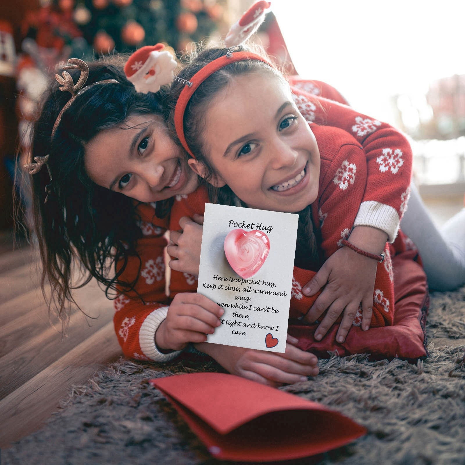 Desk decor Countertop decoration exquisite and beautiful Pocket Hug