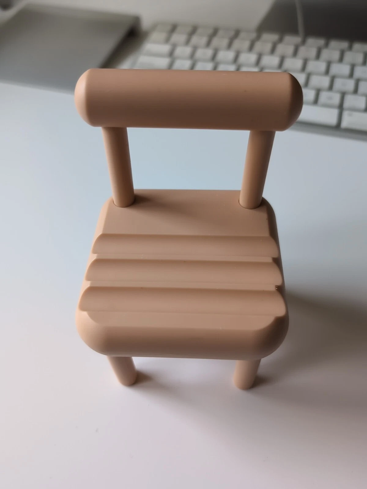 Desktop Phone Stand Small Bench Chair Mobile Phone Holder For 4-7-Inch Phones