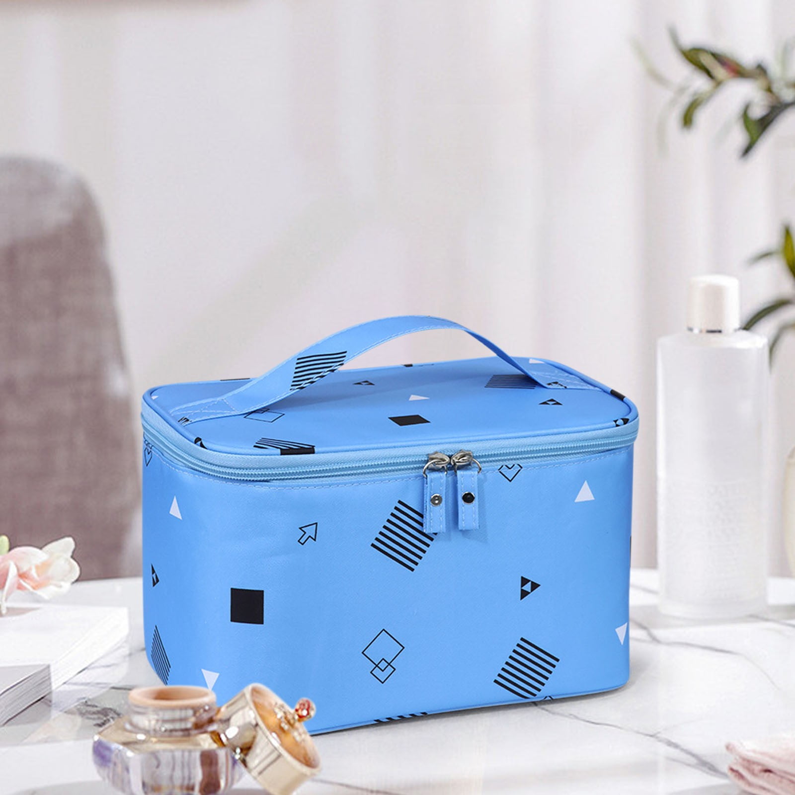 Dgankt Portable Makeup Bag with Large Storage Capacity, Exquisite And
