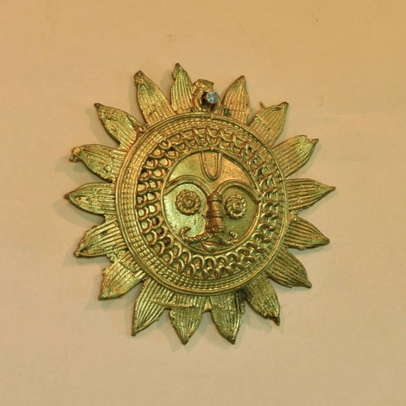 Dhokra Sunplate: Artisan Brass Tabletop Elegance for Home Decor
