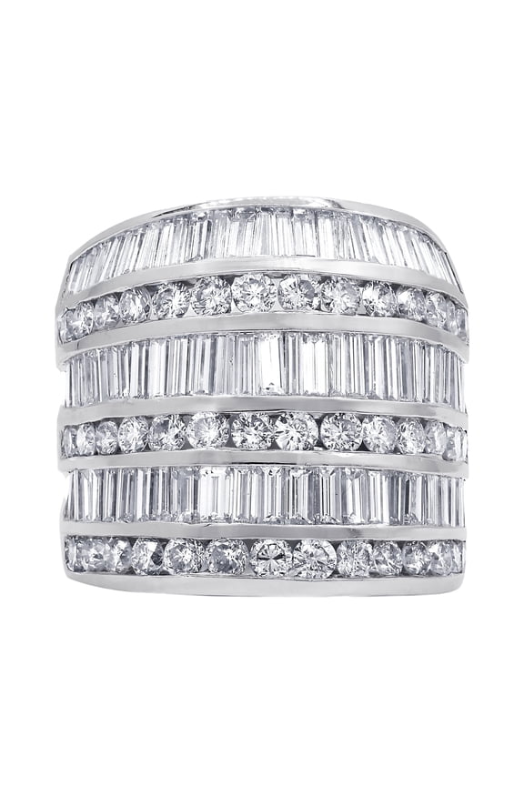 18 Kt White Gold Diamond Fashion Ring Adorned with Alternating Rows of 6.00 Cts Tw Diamonds