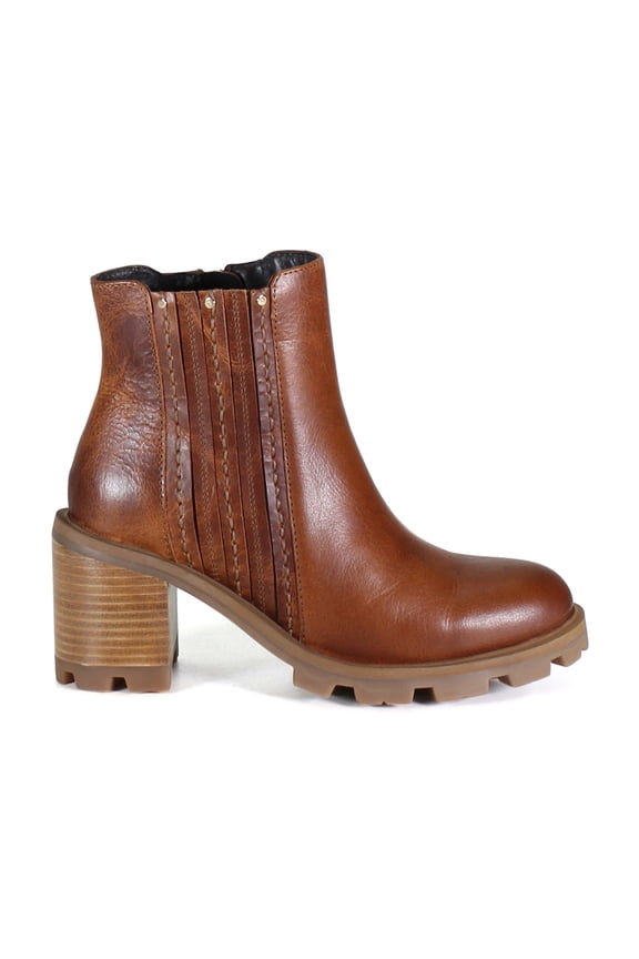 True Womens Spice Berry Lug Round Toe Zippered  Ankle Boots