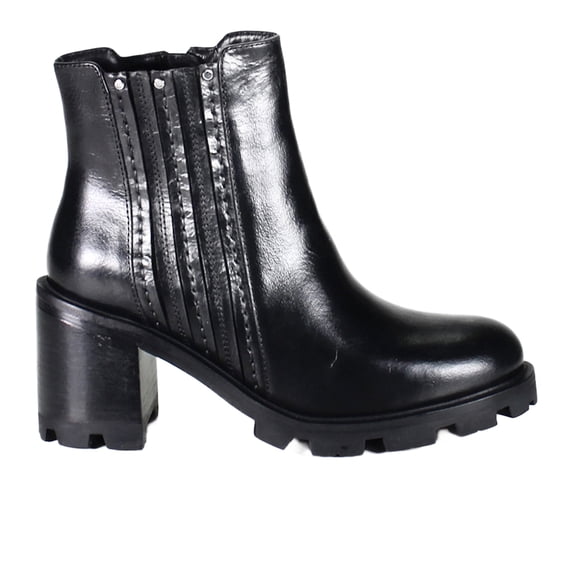 Diba True Womens Spice Berry Lug Round Toe Zippered Ankle Boots