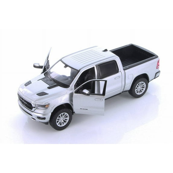 Diecast Car w/Display Case - 2019 Dodge Ram 1500 Crew Cab Laramie Pickup Truck, Silver - Showcasts 79357SV - 1/24 Diecast Car