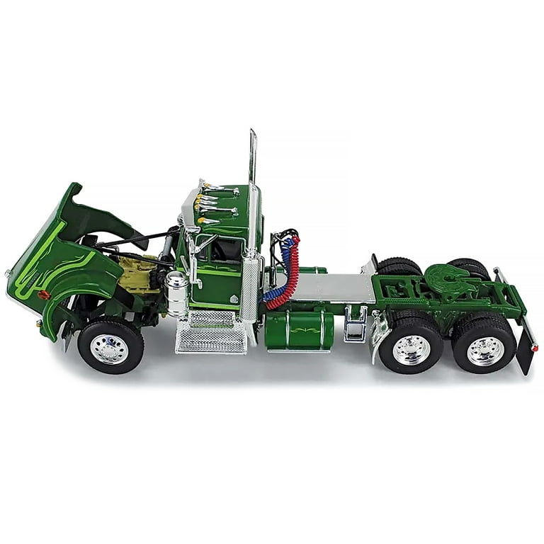 Diecast Kenworth W900A Day Cab and Wilson Silverstar
