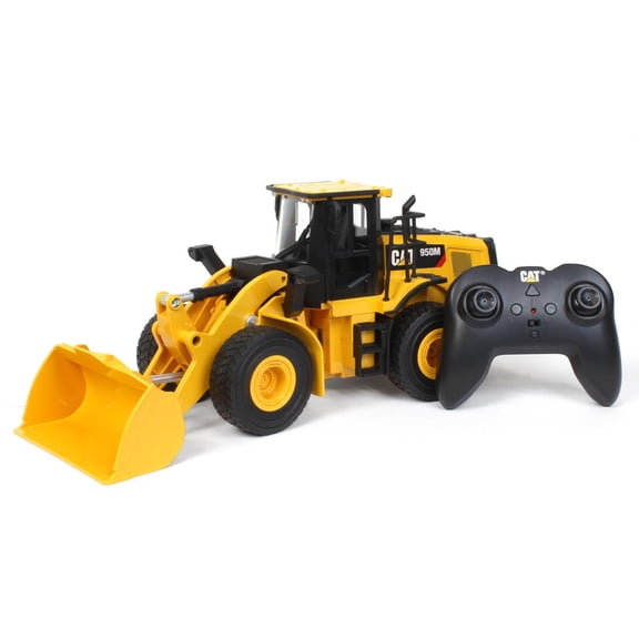 Diecast Masters RC Truck CAT 950M Wheel Loader | Fully Functional Radio Control Tractor Truck | 1:24 Scale Model Remote Control Caterpillar Trucks | CAT Yellow Diecast Model 25003