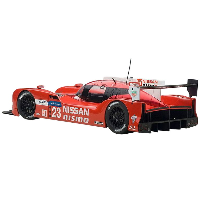Diecast Nissan GT-R LM Nismo Le Mans 2015 O. Pla J. Mardenborough 