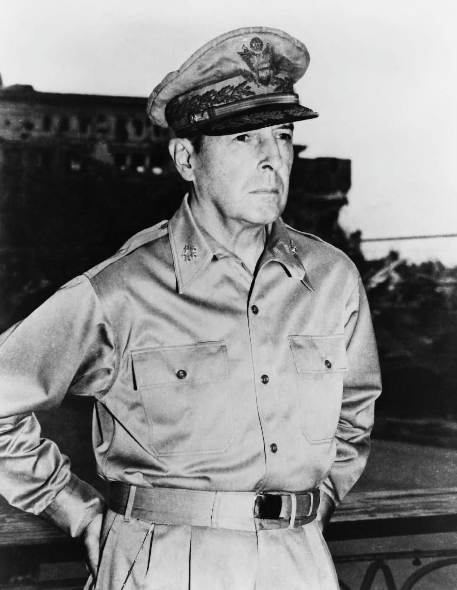 Digitally vector photo of Douglas MacArthur Canvas Art - John ParrotStocktrek Images (25 x 33)