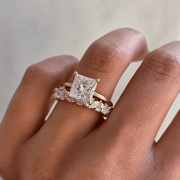 Diiro Princess Cut Moissanite Bridal Ring for Women, Classic Engagement Ring with Sparkling Side Stones, Elegant Pave Wedding Band, 10K Vermeil Gold Ring