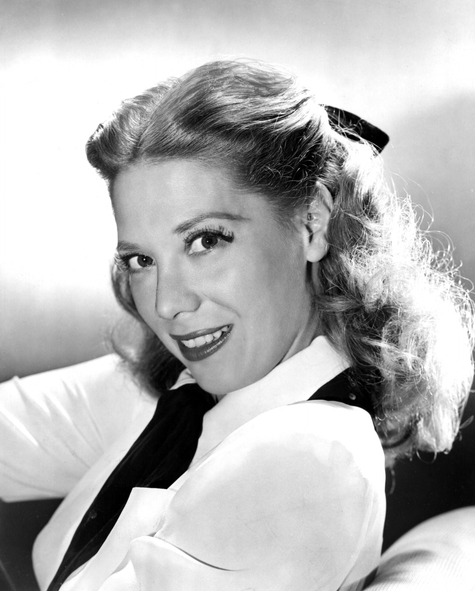 Dinah Shore Canvas Art - (16 x 20)