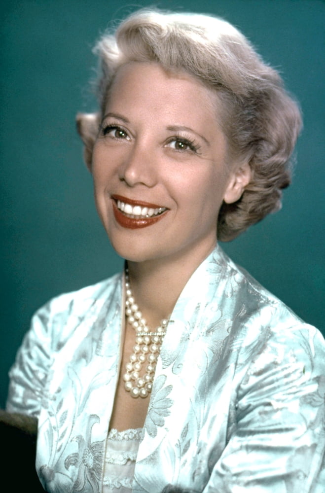 Dinah Shore Canvas Art - (16 x 20)