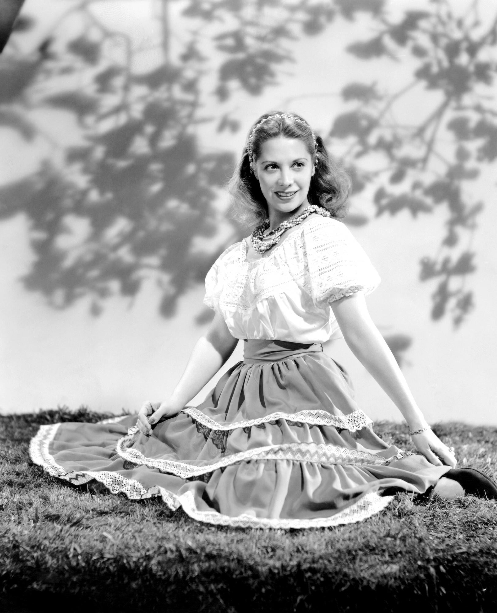 Dinah Shore Wearing Peasant Blouse And Skirt Canvas Art -  (16 x 20)