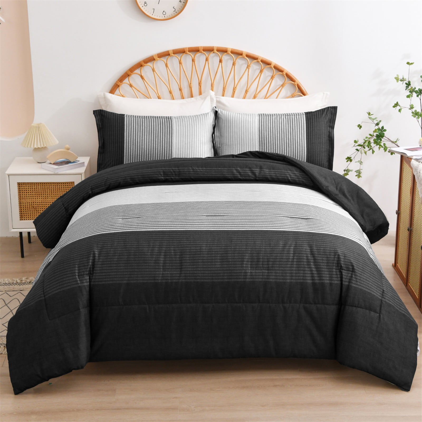 Kirkpatrick Crest Black Bedding Set main image 1