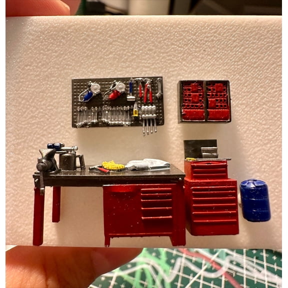 Diorama 1:64 Pegboard Workbench Model Set, Garage Workshop Repair Tool Model Accessories, Pegboard Tool Cabinet Props, Diecast Model Cars Maintenance Scene Model