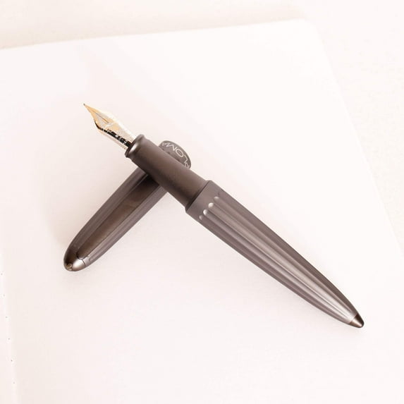 Diplomat Aero Fountain Pen - Grey