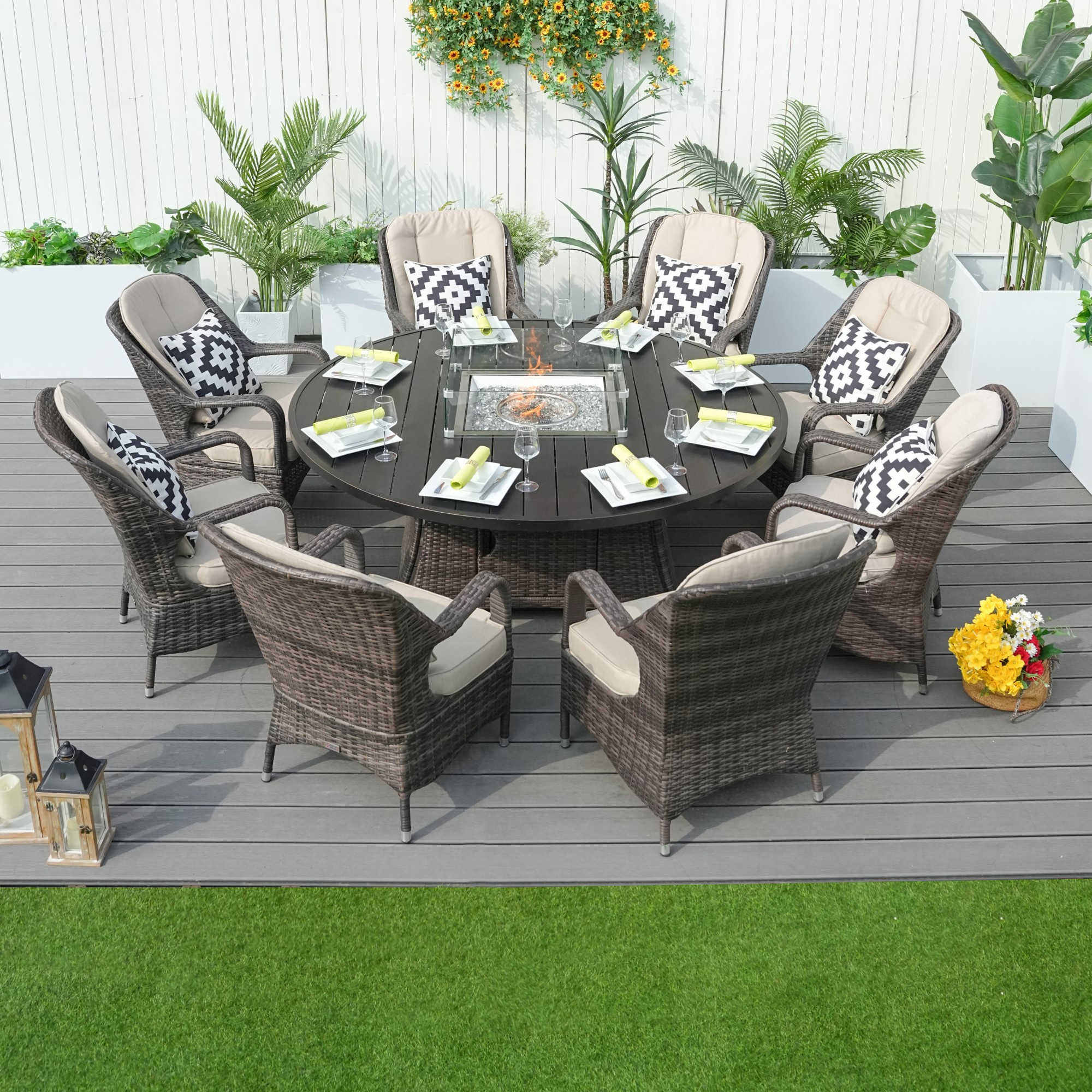 Outdoor Dining Furniture Round: Stylish Picks for Cozy Gatherings 1 Outdoor Dining Furniture Round: Stylish Picks for Cozy Gatherings