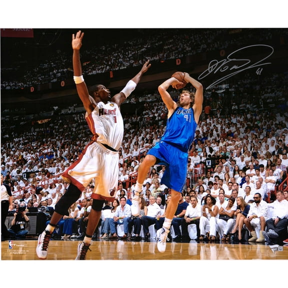 Dirk Nowitzki Dallas Mavericks Autographed 16" x 20" Shot vs. Kings Photograph - Fanatics Authentic Certified